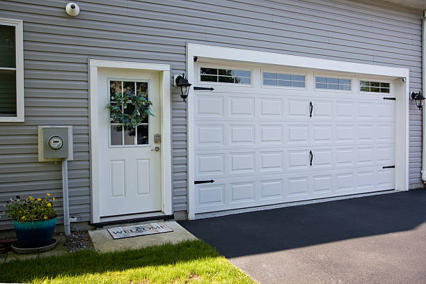 24/7 Emergency Garage Door Panel Replacement experts in Blue Ridge, TX